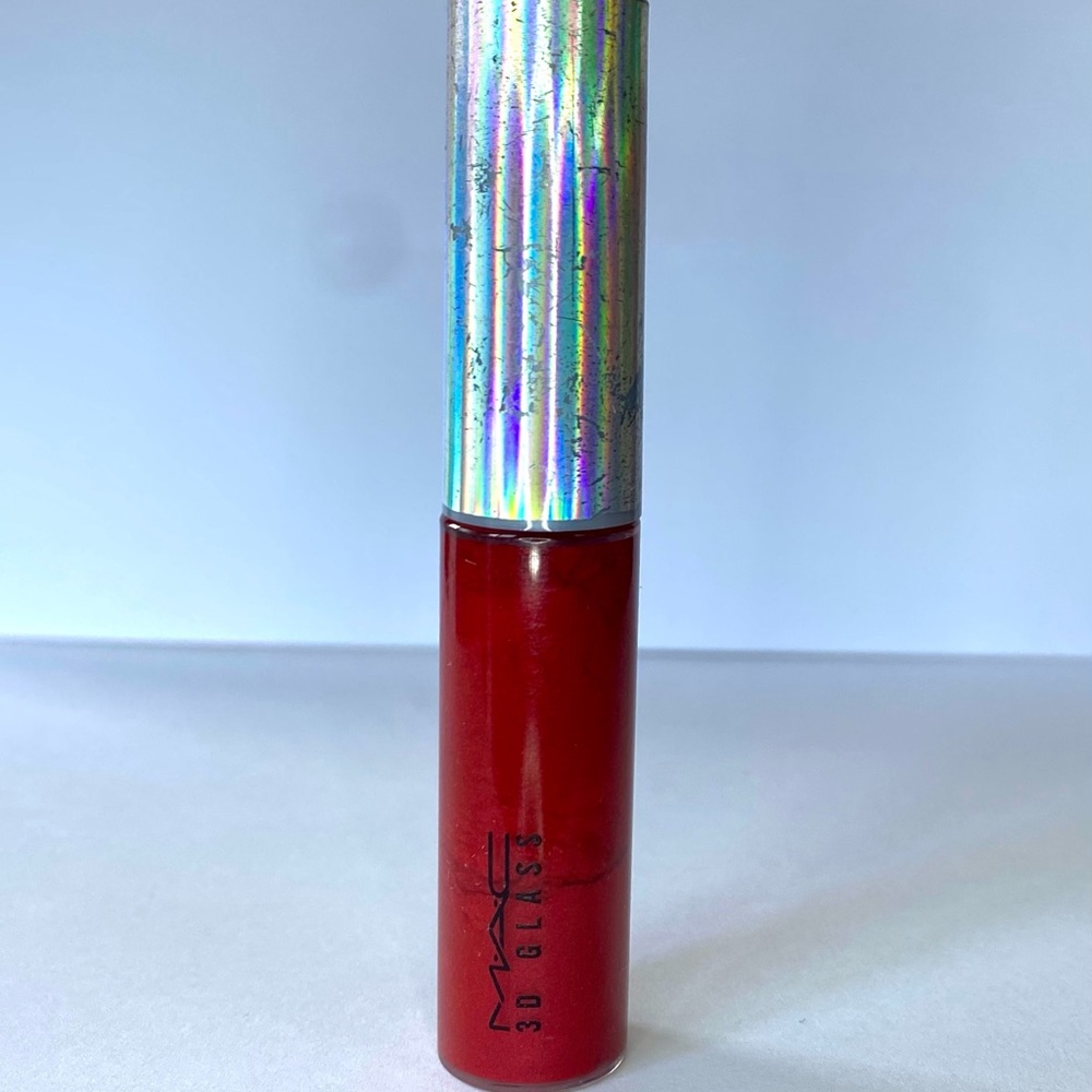 MAC Cosmetics 3D Glass